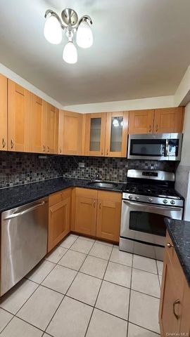 63-11 Queens Boulevard D21, Woodside, NY 11347