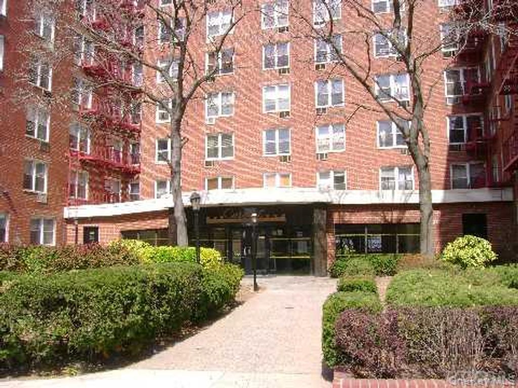 63-11 Queens Boulevard D21, Woodside, NY 11347