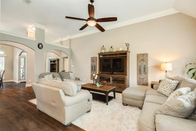 115 Warbler Ct, Richwood, TX 77531