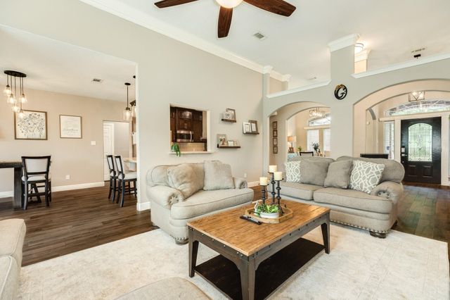 115 Warbler Ct, Richwood, TX 77531