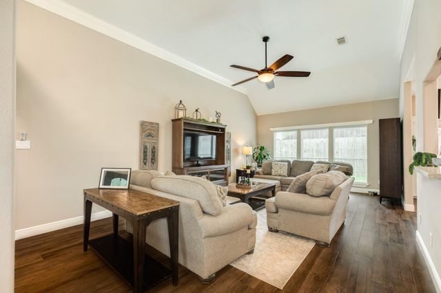 115 Warbler Ct, Richwood, TX 77531