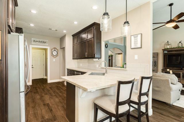 115 Warbler Ct, Richwood, TX 77531