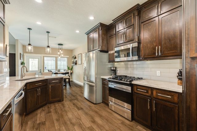 115 Warbler Ct, Richwood, TX 77531