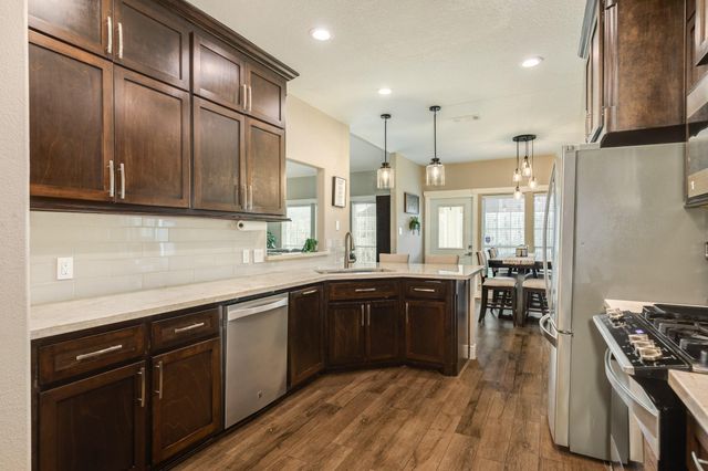 115 Warbler Ct, Richwood, TX 77531