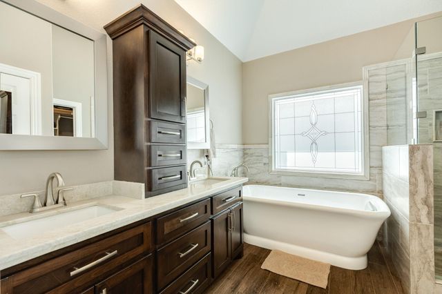 115 Warbler Ct, Richwood, TX 77531