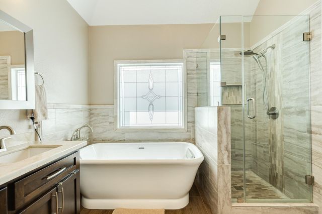 115 Warbler Ct, Richwood, TX 77531