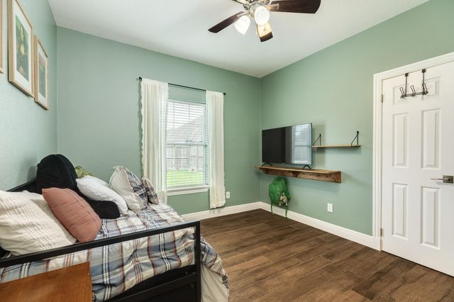 115 Warbler Ct, Richwood, TX 77531