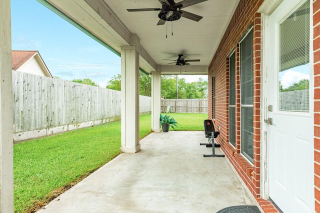 115 Warbler Ct, Richwood, TX 77531