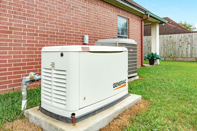 115 Warbler Ct, Richwood, TX 77531