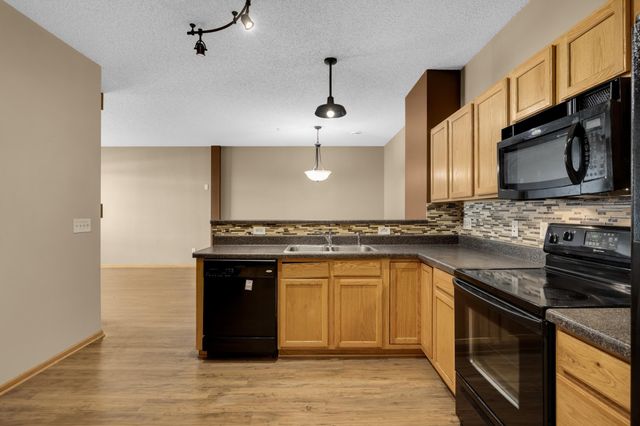 4843 Bisset Lane, Inver Grove Heights, MN 55076