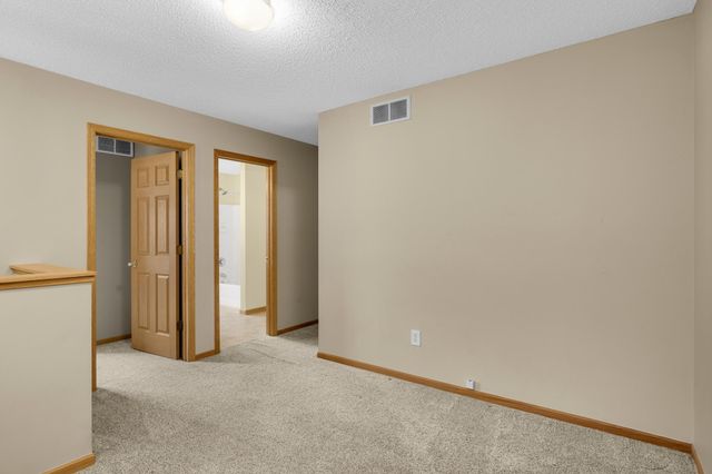 4843 Bisset Lane, Inver Grove Heights, MN 55076