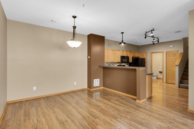 4843 Bisset Lane, Inver Grove Heights, MN 55076