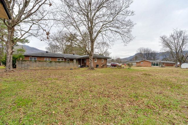 812 Betsy Pack Drive, Jasper, TN 37347