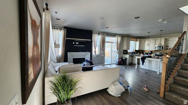 1951 W PARKVIEW DR, Syracuse, UT 84075