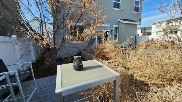 1951 W PARKVIEW DR, Syracuse, UT 84075