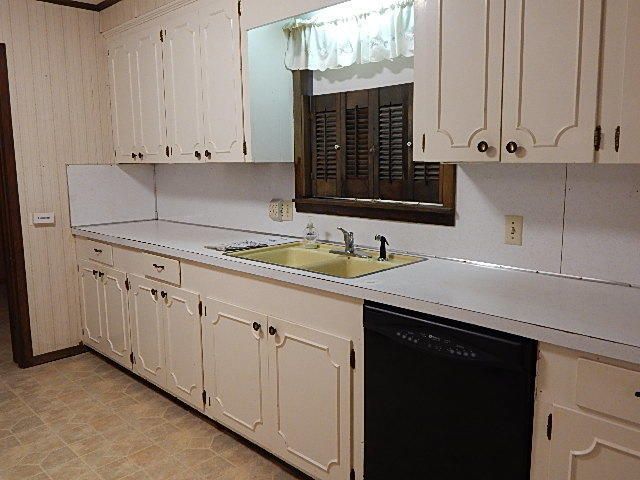 901 Broad St., Columbia, MS 39429