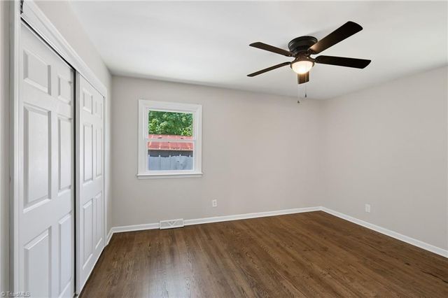 307 Foxcroft Drive, Winston-salem, NC 27103