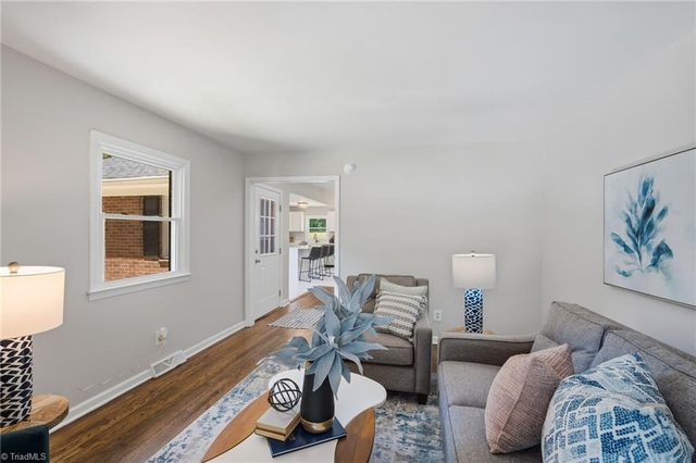 307 Foxcroft Drive, Winston-salem, NC 27103