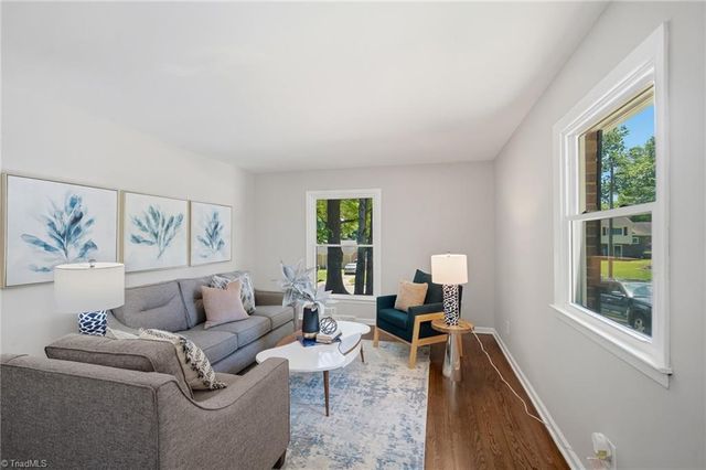 307 Foxcroft Drive, Winston-salem, NC 27103