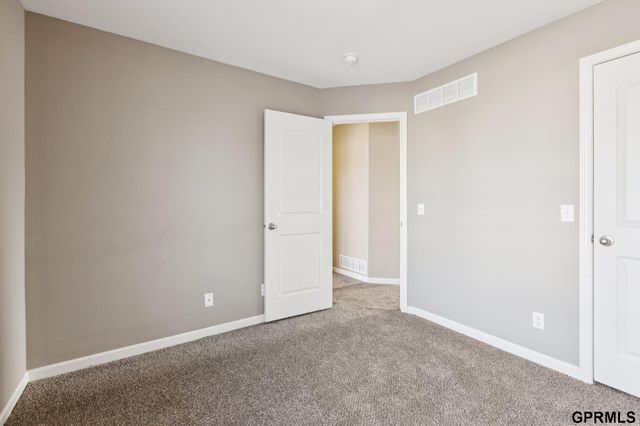 8721 Wyoming Street, Omaha, NE 68122