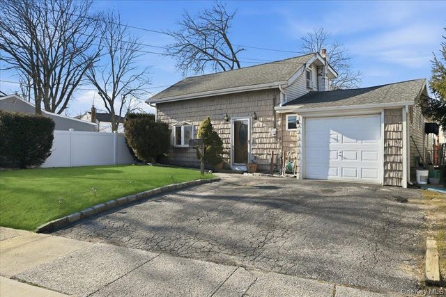 2522 Hewlett Lane, Bellmore, NY 11710