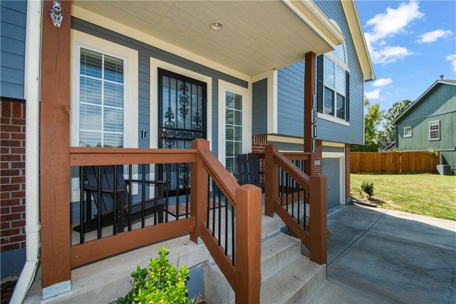 1601 Kimberly Court, Greenwood, MO 64034