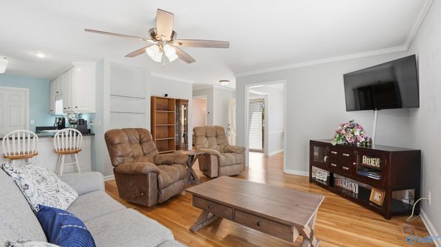 198 NE Hollington Drive, Huntsville, AL 35811