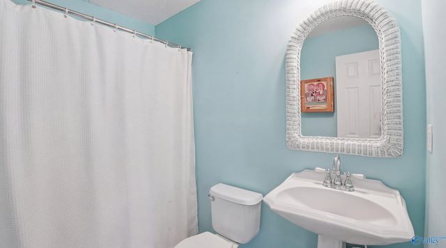 198 NE Hollington Drive, Huntsville, AL 35811