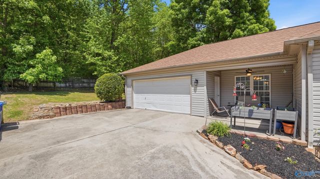 198 NE Hollington Drive, Huntsville, AL 35811