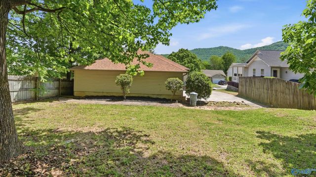 198 NE Hollington Drive, Huntsville, AL 35811