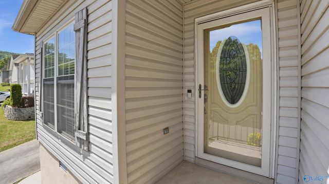 198 NE Hollington Drive, Huntsville, AL 35811