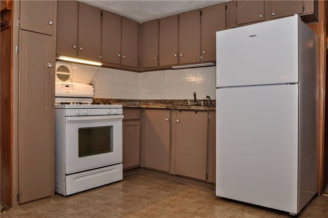 15 Hill St, Washington Twp, PA 15438