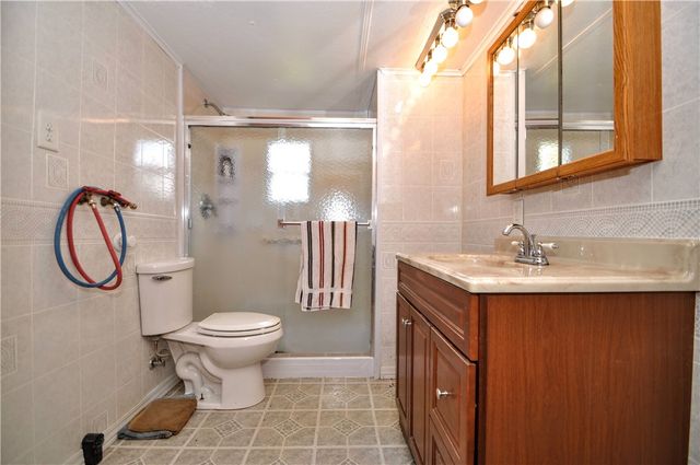 15 Hill St, Washington Twp, PA 15438