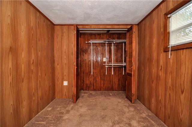 15 Hill St, Washington Twp, PA 15438