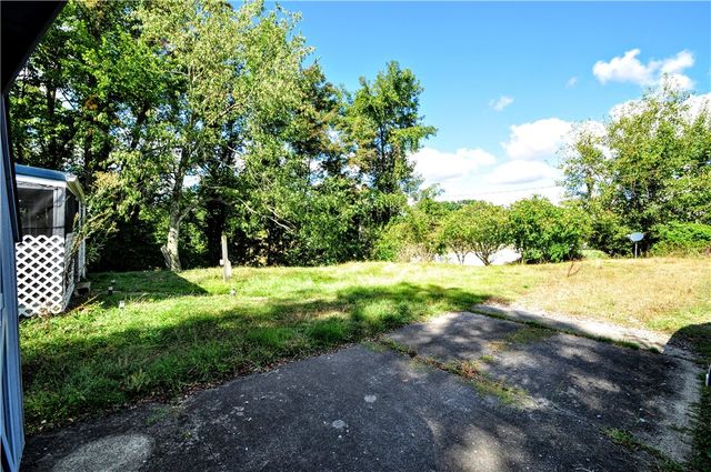 15 Hill St, Washington Twp, PA 15438