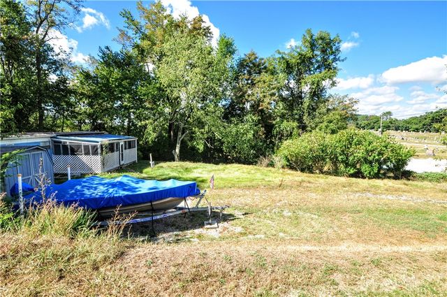 15 Hill St, Washington Twp, PA 15438