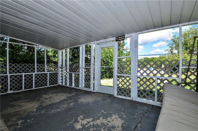 15 Hill St, Washington Twp, PA 15438