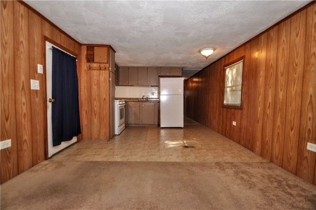 15 Hill St, Washington Twp, PA 15438