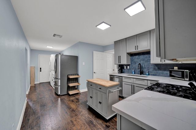 4710 Market Street, Houston, TX 77020