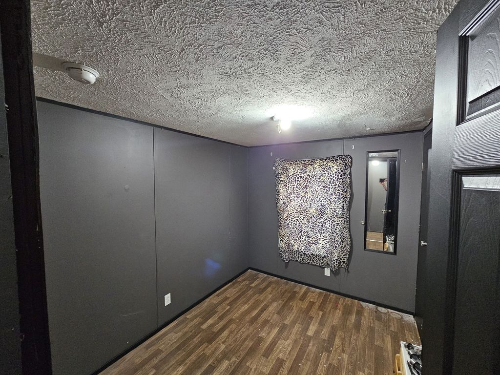 Image 11 of property listing at 309 Caborn Street, Mt Vernon, IL 62864