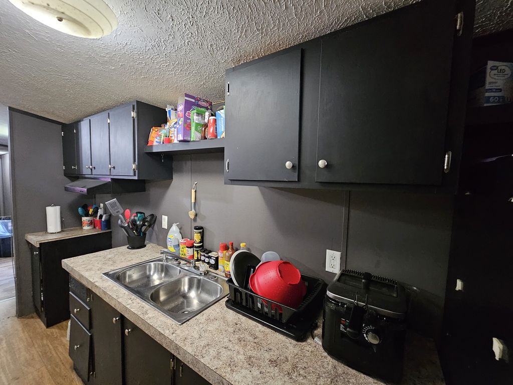 Image 7 of property listing at 309 Caborn Street, Mt Vernon, IL 62864