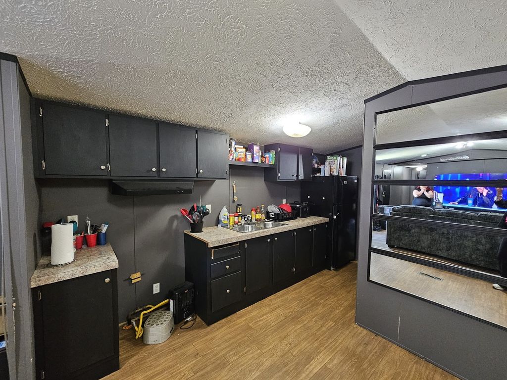 Image 8 of property listing at 309 Caborn Street, Mt Vernon, IL 62864