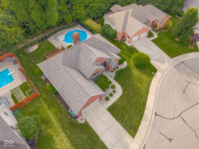 6126 Basswood Drive, Columbus, IN 47201