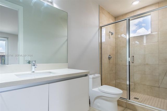 10043 NW 75th Terrace, Doral, FL 33178