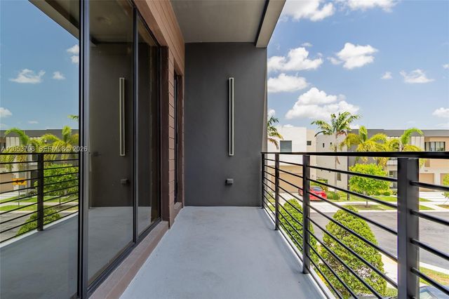 10043 NW 75th Terrace, Doral, FL 33178