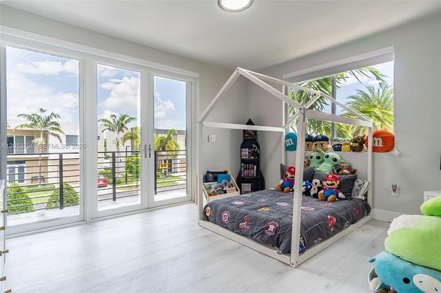 10043 NW 75th Terrace, Doral, FL 33178