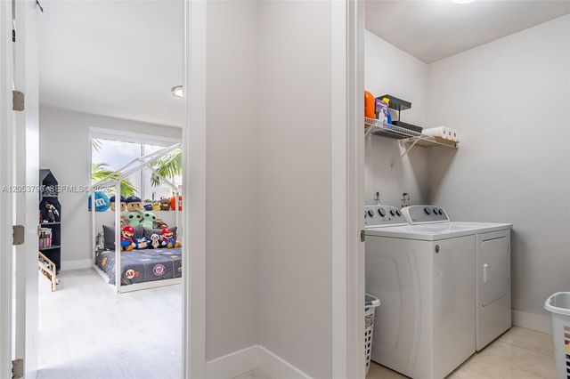 10043 NW 75th Terrace, Doral, FL 33178