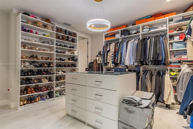 10043 NW 75th Terrace, Doral, FL 33178