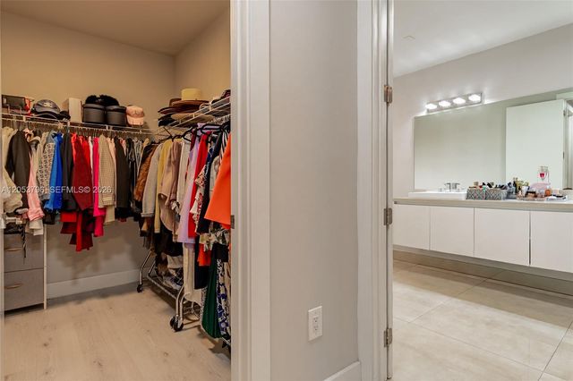 10043 NW 75th Terrace, Doral, FL 33178