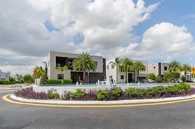 10043 NW 75th Terrace, Doral, FL 33178
